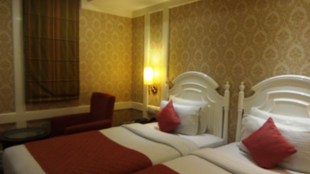 Hotel Bright Yeni Delhi Dış mekan fotoğraf