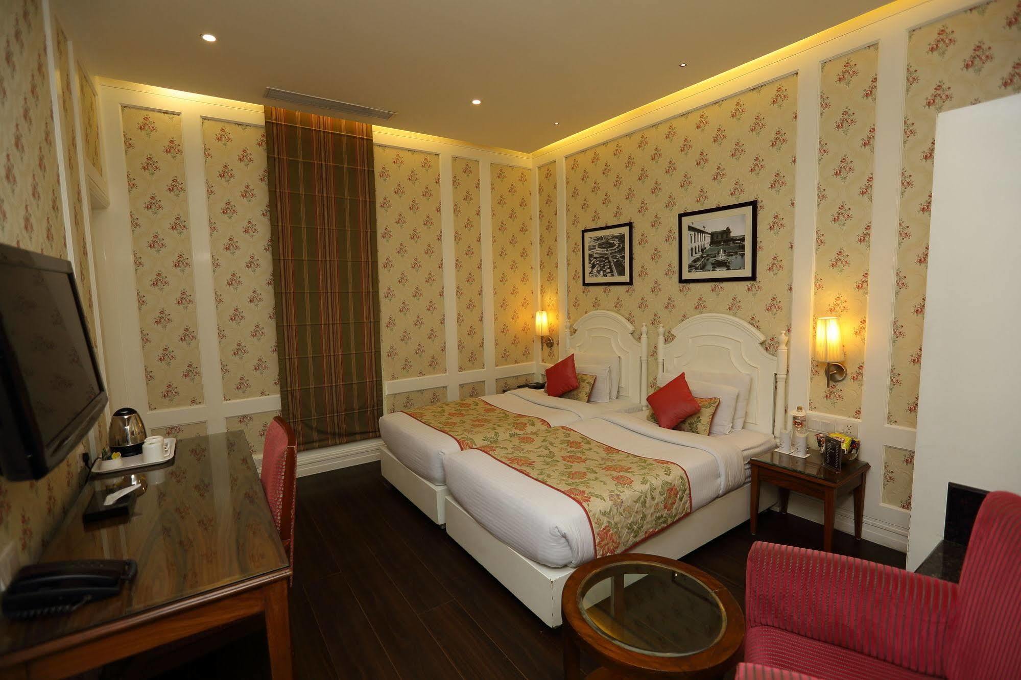 Hotel Bright Yeni Delhi Dış mekan fotoğraf