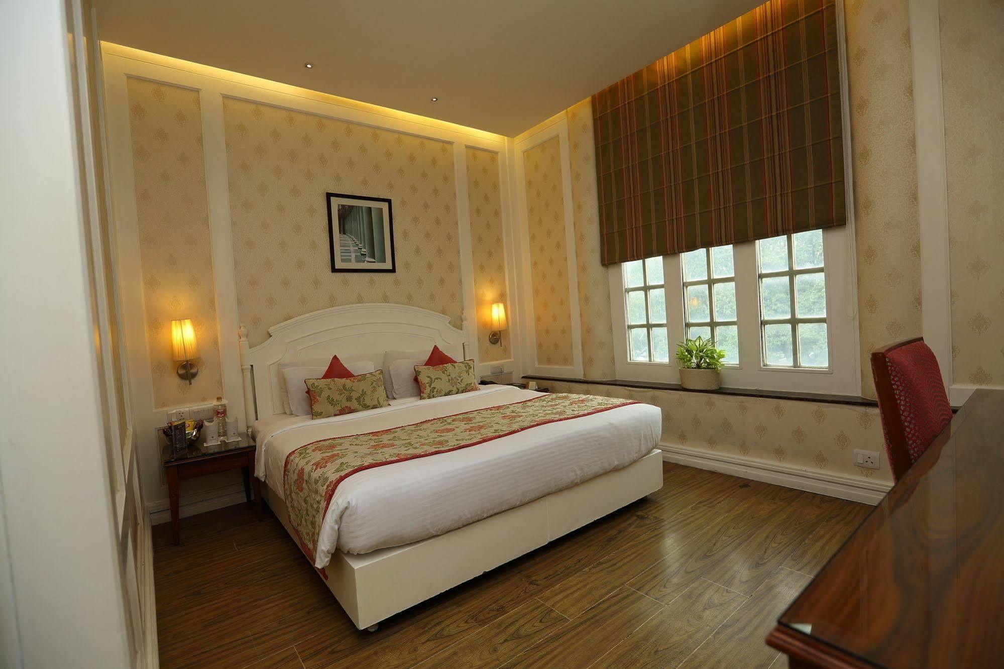 Hotel Bright Yeni Delhi Dış mekan fotoğraf